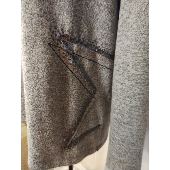 Weekends by Chico's Women's Lightweight Sweater Gray w/Sequin Star Design - Picture 3 of 8